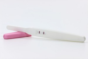 Die alles entscheidende Frage: Bin ich schwanger? In diesem Artikel erfährst du alles über die ersten Anzeichen ...